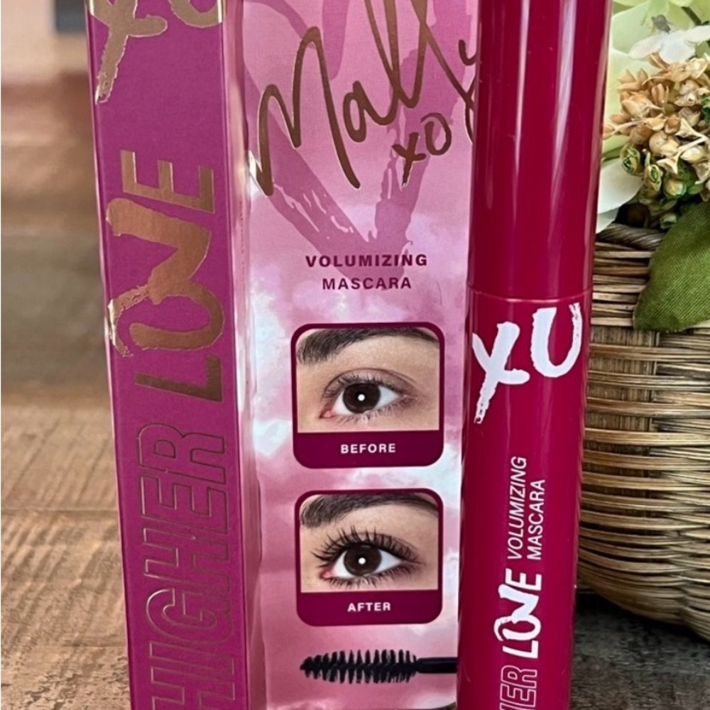 Mally Beauty Higher Love Volumizing Mascara - Bold Pink